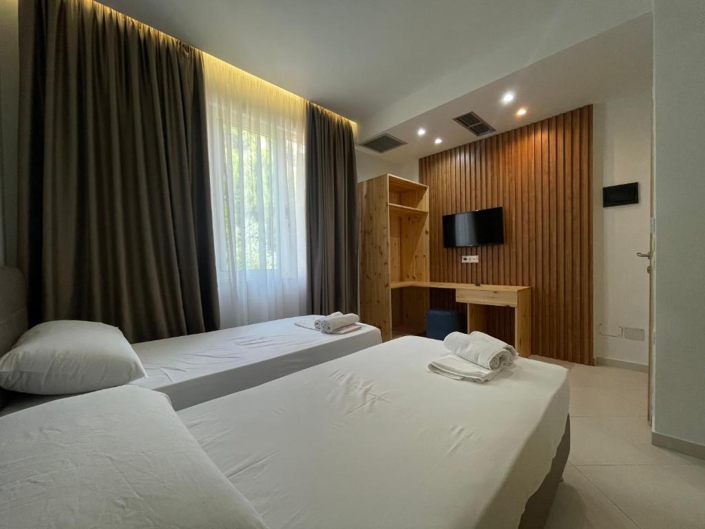 Standard Twin Room